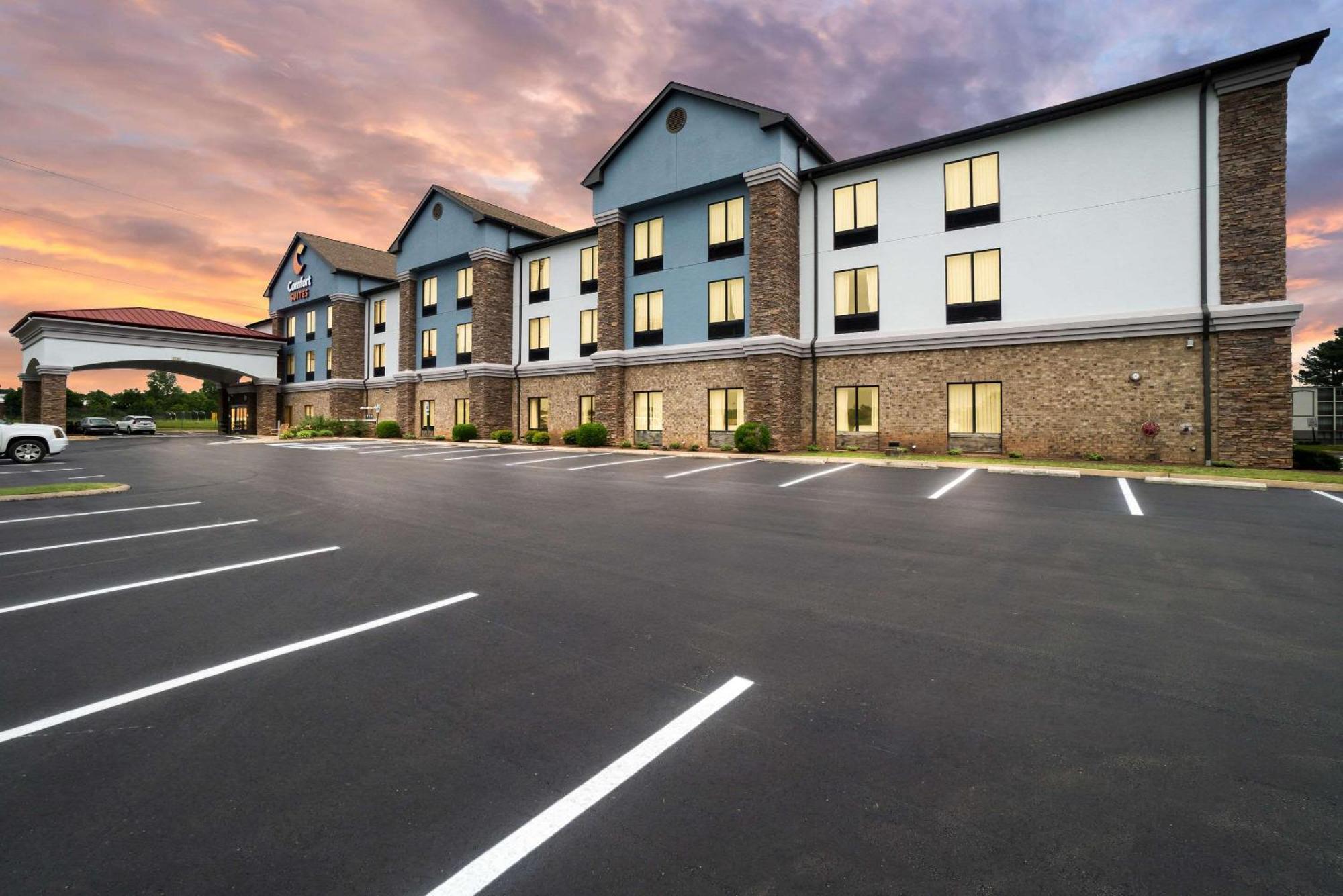 Comfort Suites Jackson I-40 Exterior foto